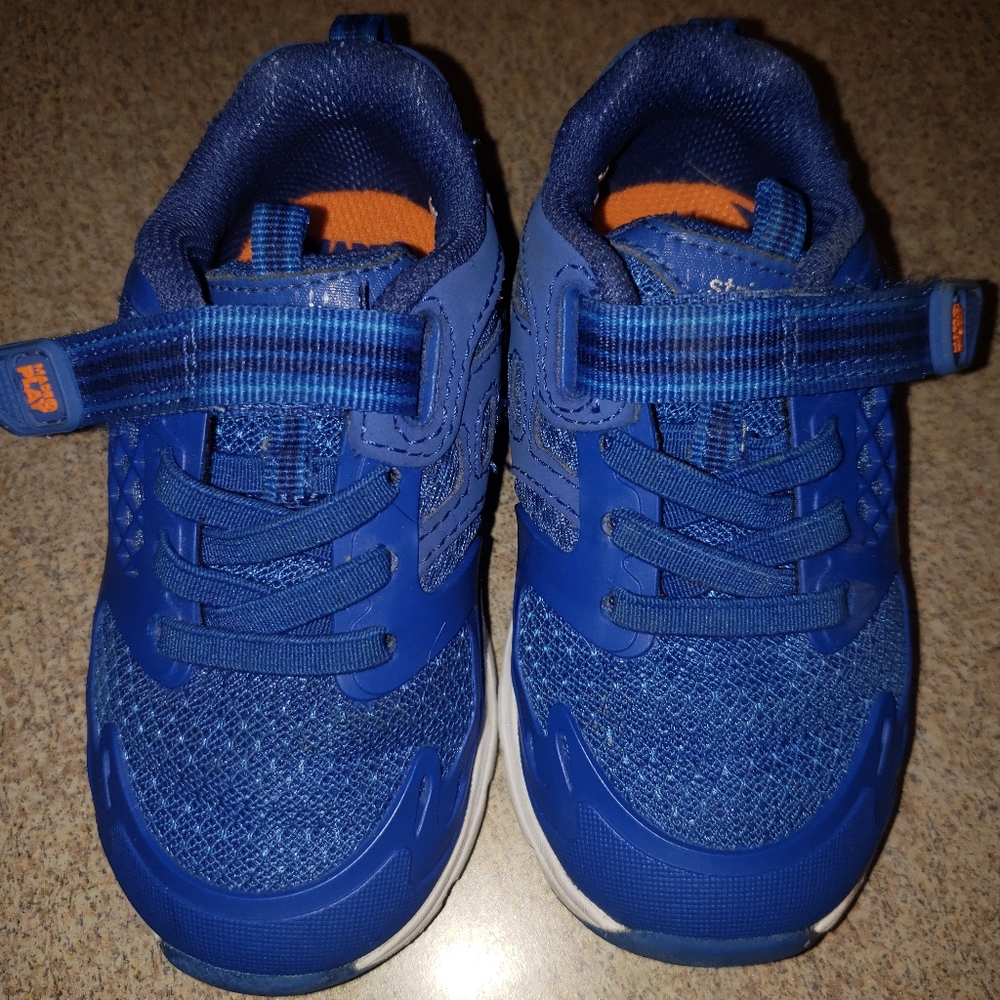 Stride Rite Made to Play tennis shoe
